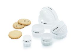 Kitchen Craft Set of 7 Biscuit & Pastry Cutters